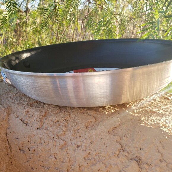 12" Non-Stick Aluminum Fry Pan w/ Silicone Sleeve, Hercules Series - Picture 6 of 6